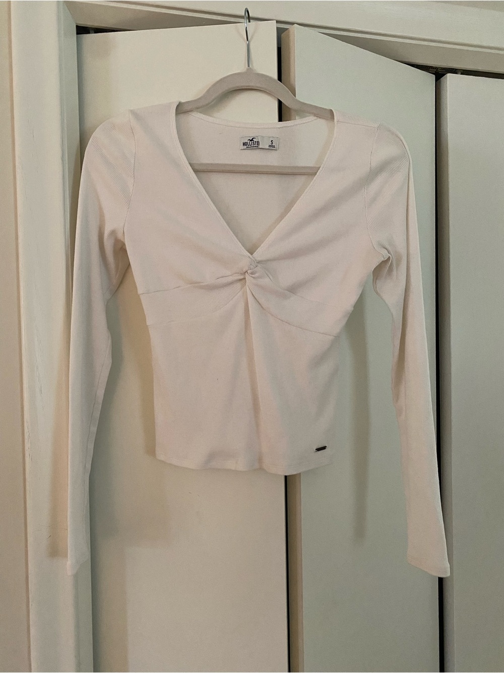 Hollister White Long-Sleeve V-Neck Twist Front Top
